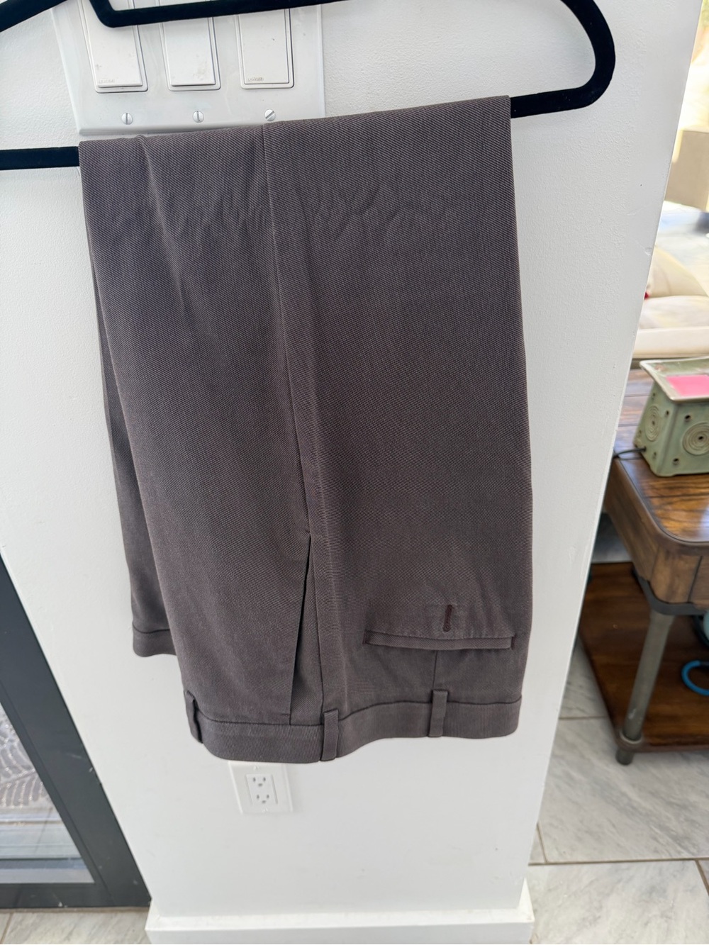 Roundtree & Yorke Men's Dress Pants in Brown